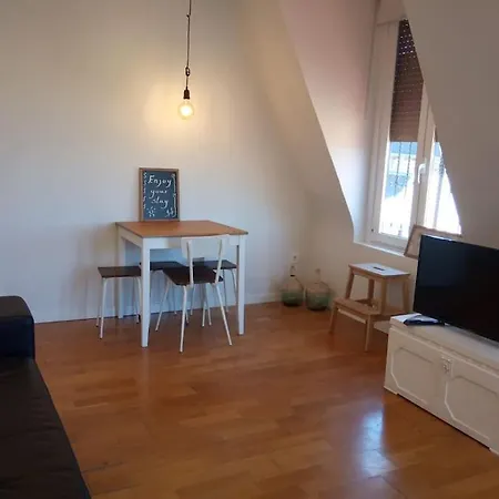 Luminoso Apartamento Con Terraza Y Parking Gratis. * San Sebastián