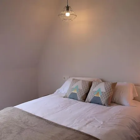 Luminoso Apartamento Con Terraza Y Parking Gratis. * San Sebastian